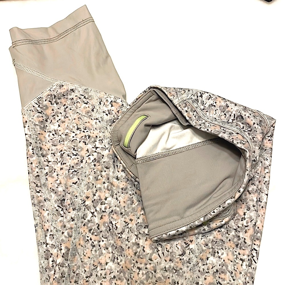 Lululemon - amazing speckle- size 2